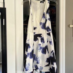 Lulus seeing chic blue and white floral dress